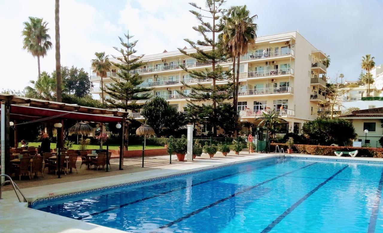 Apartamentos Caravane ตอร์เรโมลิโนส ภายนอก รูปภาพ