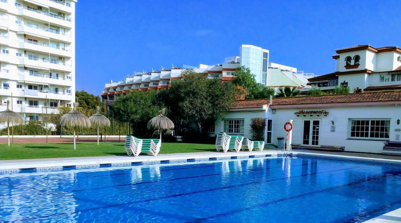 Apartamentos Caravane ตอร์เรโมลิโนส ภายนอก รูปภาพ